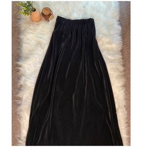 Edgy Pleated Maxi Skirt